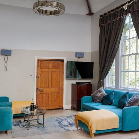 The Old School Rooms Beautiful Georgian Apartment, Sleeps 12 With Wifi And Parking, Near Bath Box  Exterior photo